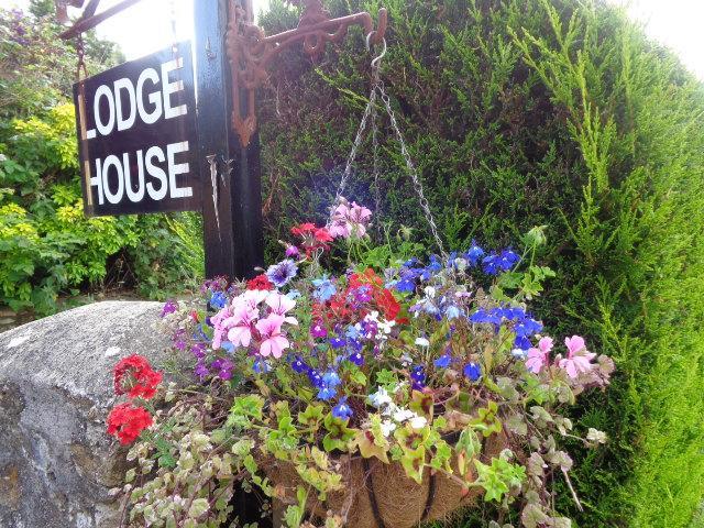 Lodge House B&B Buckland St Mary Екстериор снимка